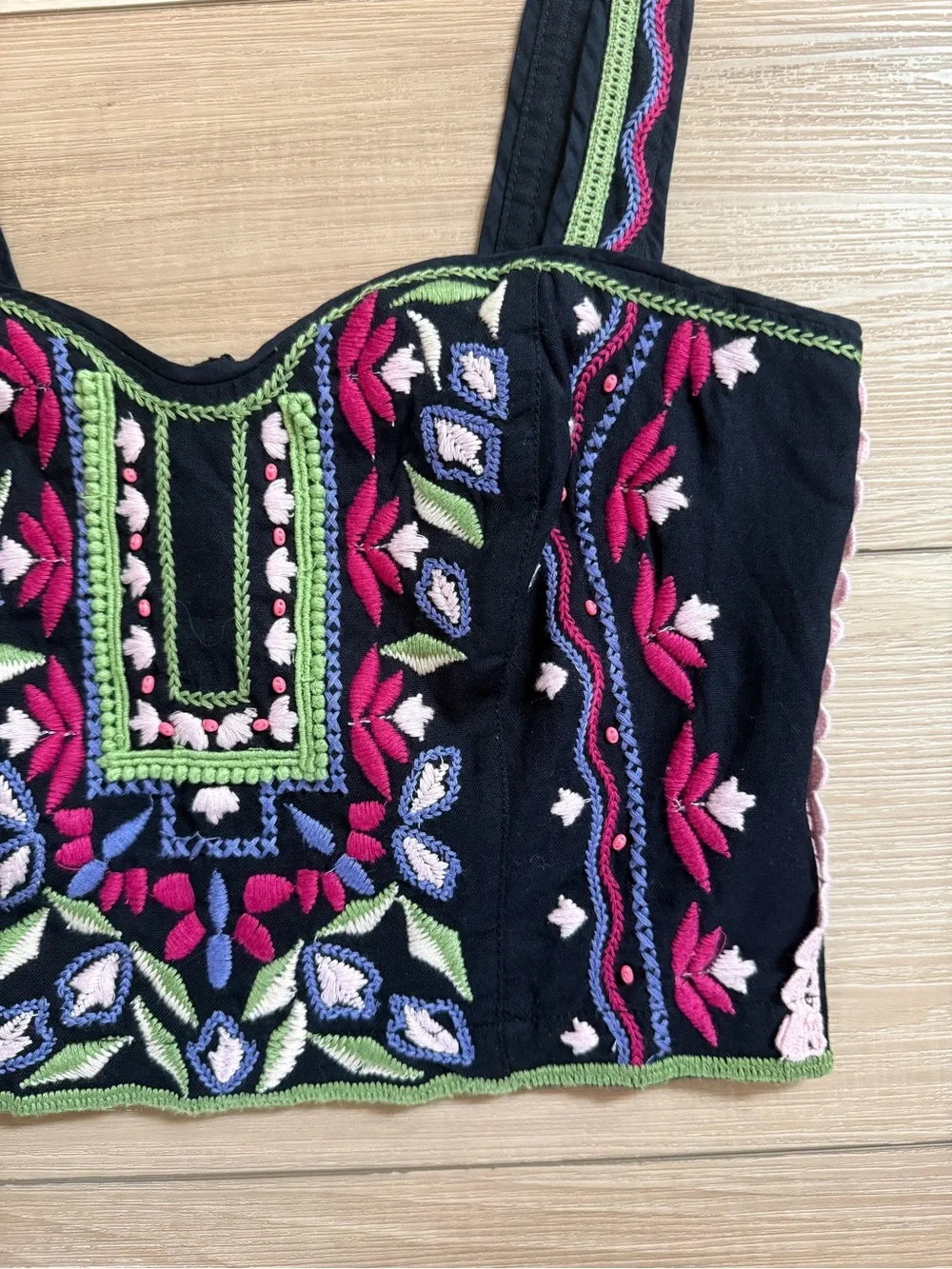 NWT Anthropologie Crop Top Embroidered Boho Black Floral Size 4 - Picture 4 of 13